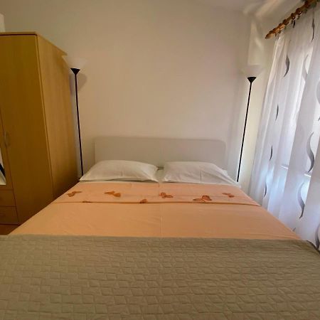 Room Omera Pula Luaran gambar