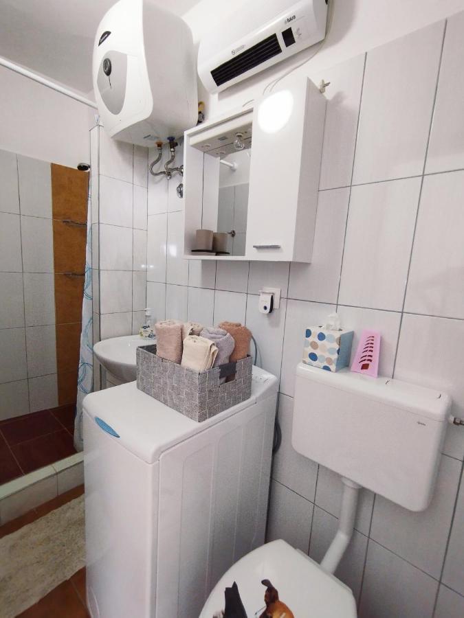 Room Omera Pula Luaran gambar